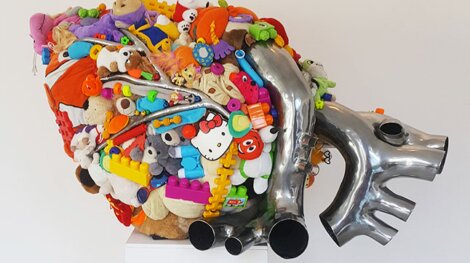Pawel-Wocial-Kamila-Tuszynska-heart-toys-sculpture